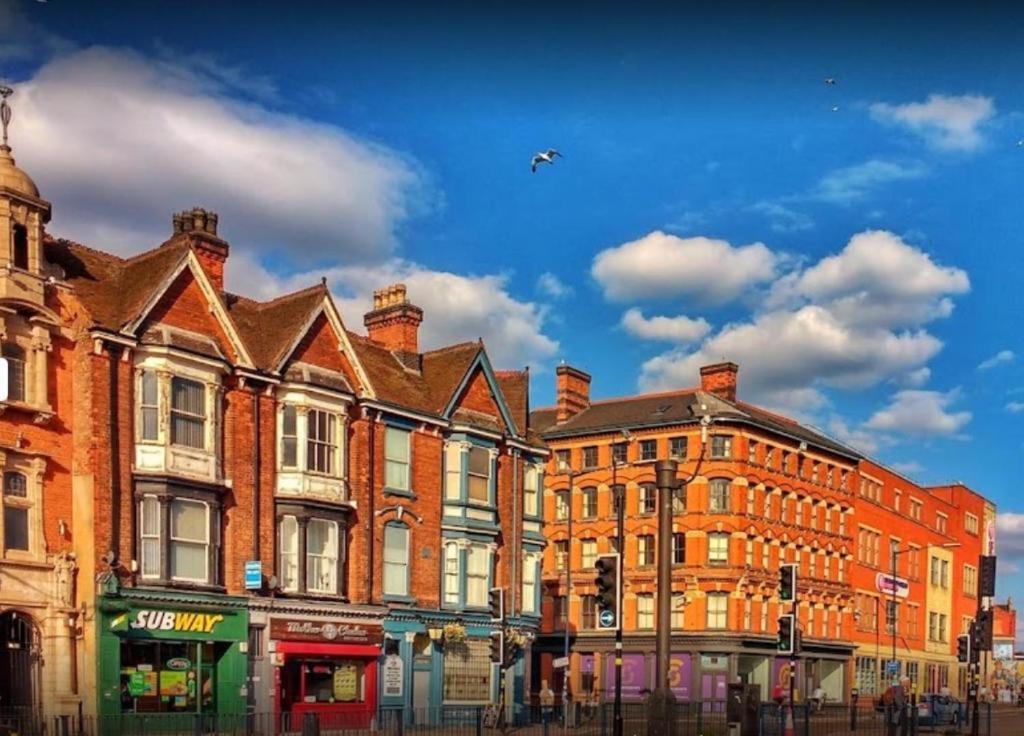 Digbeth City Centre Apartment Sleeps 12 Opposite Coach Station 伯明翰 外观 照片